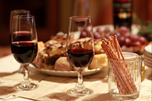 1381101_a_glasses_of_wine_on_the_table