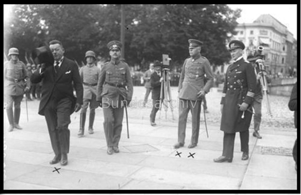 flust.gr-ιστορία